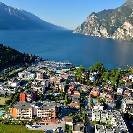 Front Mirage 4* Riva del Garda