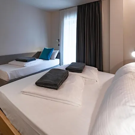 Hotel Front Mirage 4*
