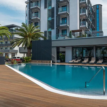 Front Mirage Hotel 4*
