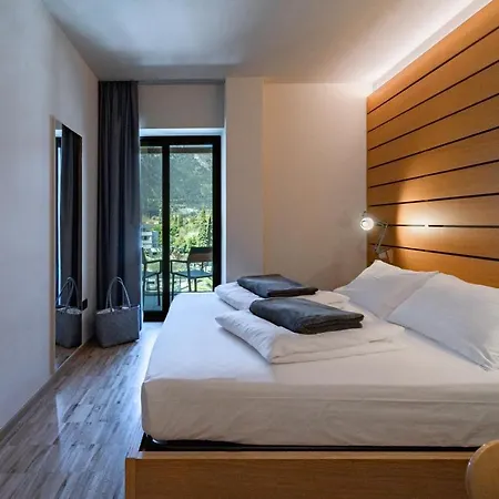 Front Mirage Hotel Riva del Garda