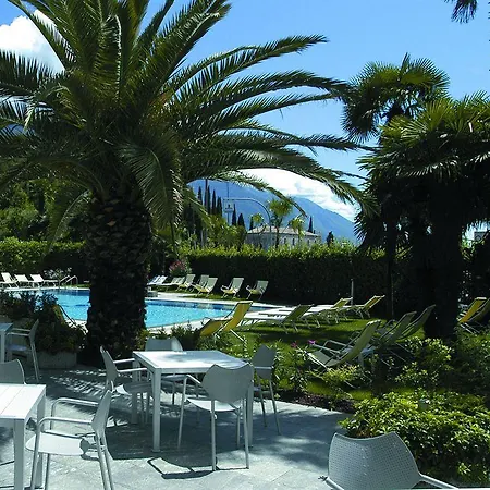Front Mirage 4* Riva del Garda